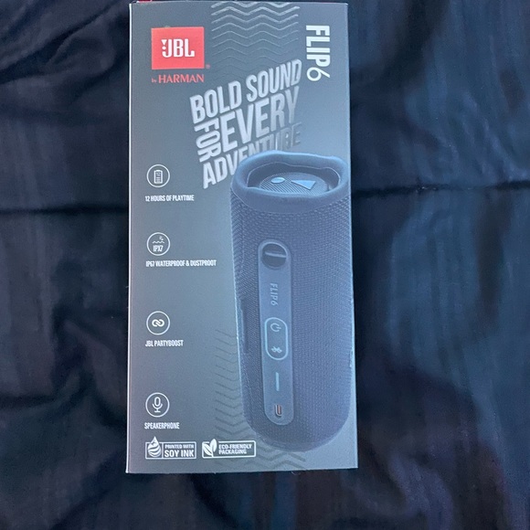 JBL FLIP 6 Portable Waterproof Speaker - Black - Picture 4 of 16